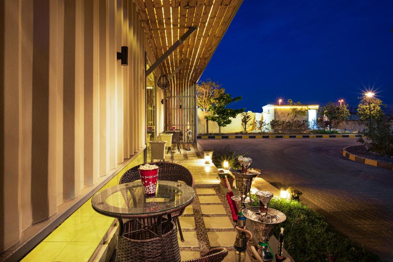 City Hotel Дукм Экстерьер фото