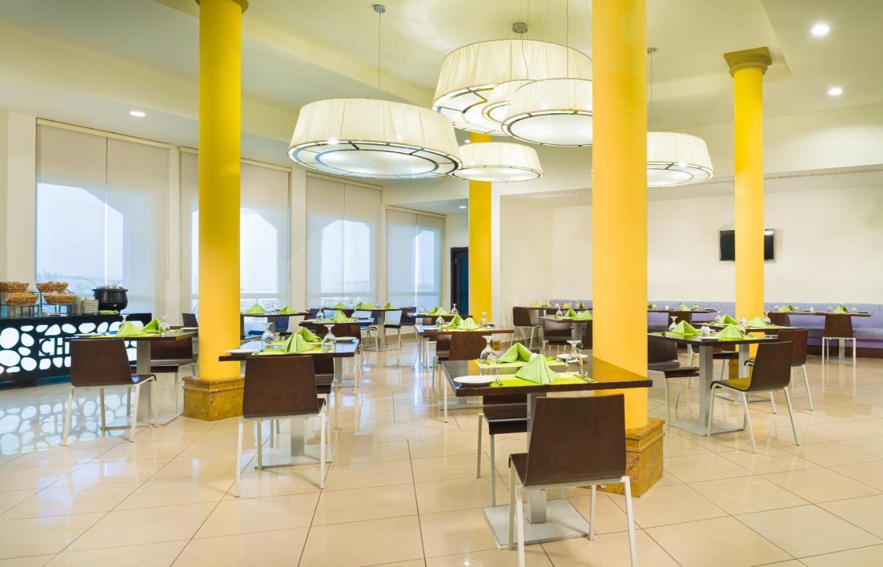 City Hotel Дукм Экстерьер фото