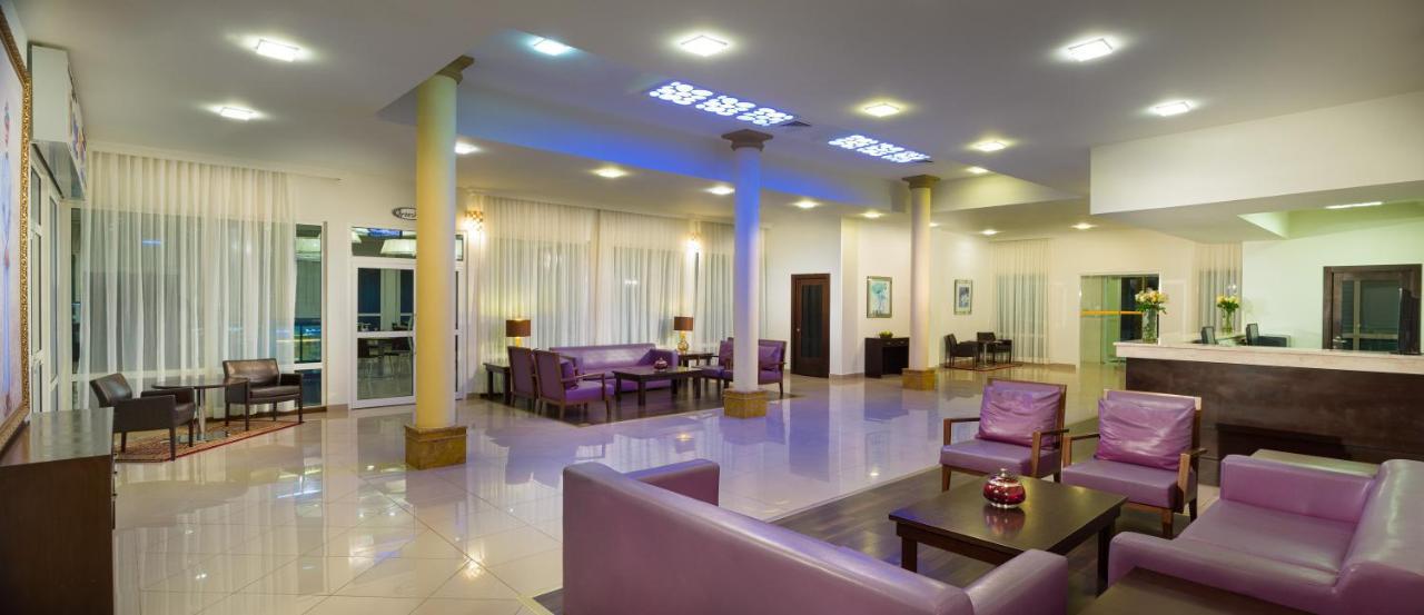 City Hotel Дукм Экстерьер фото