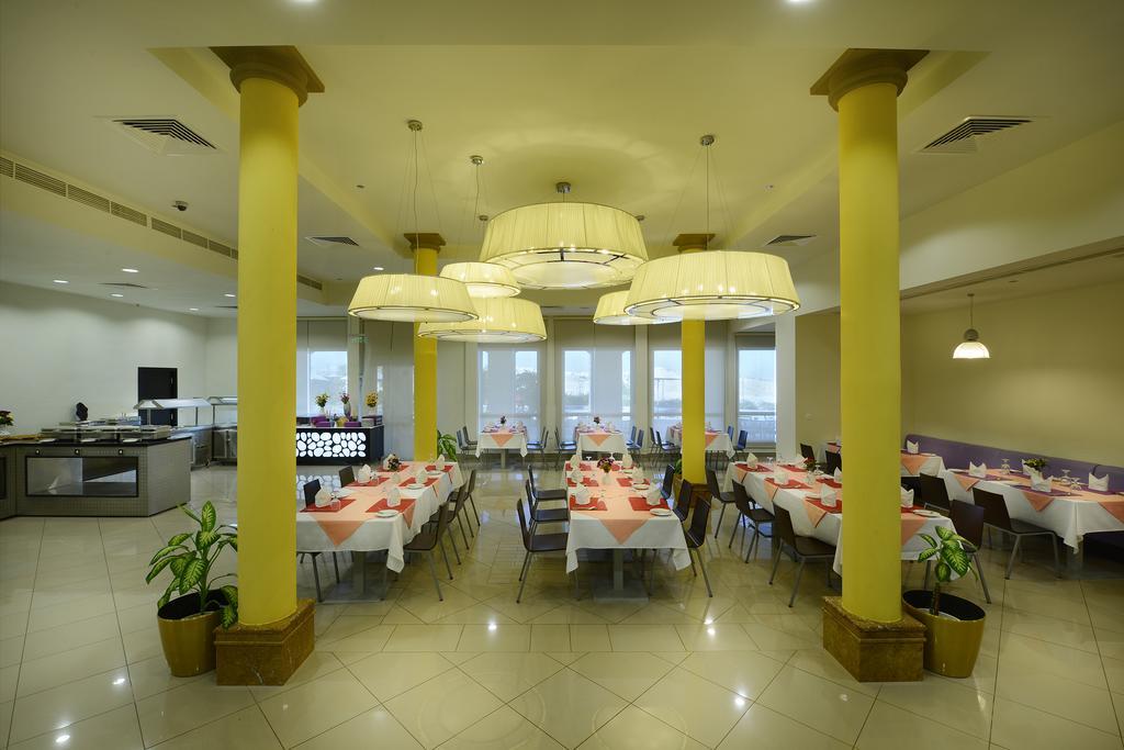 City Hotel Дукм Экстерьер фото