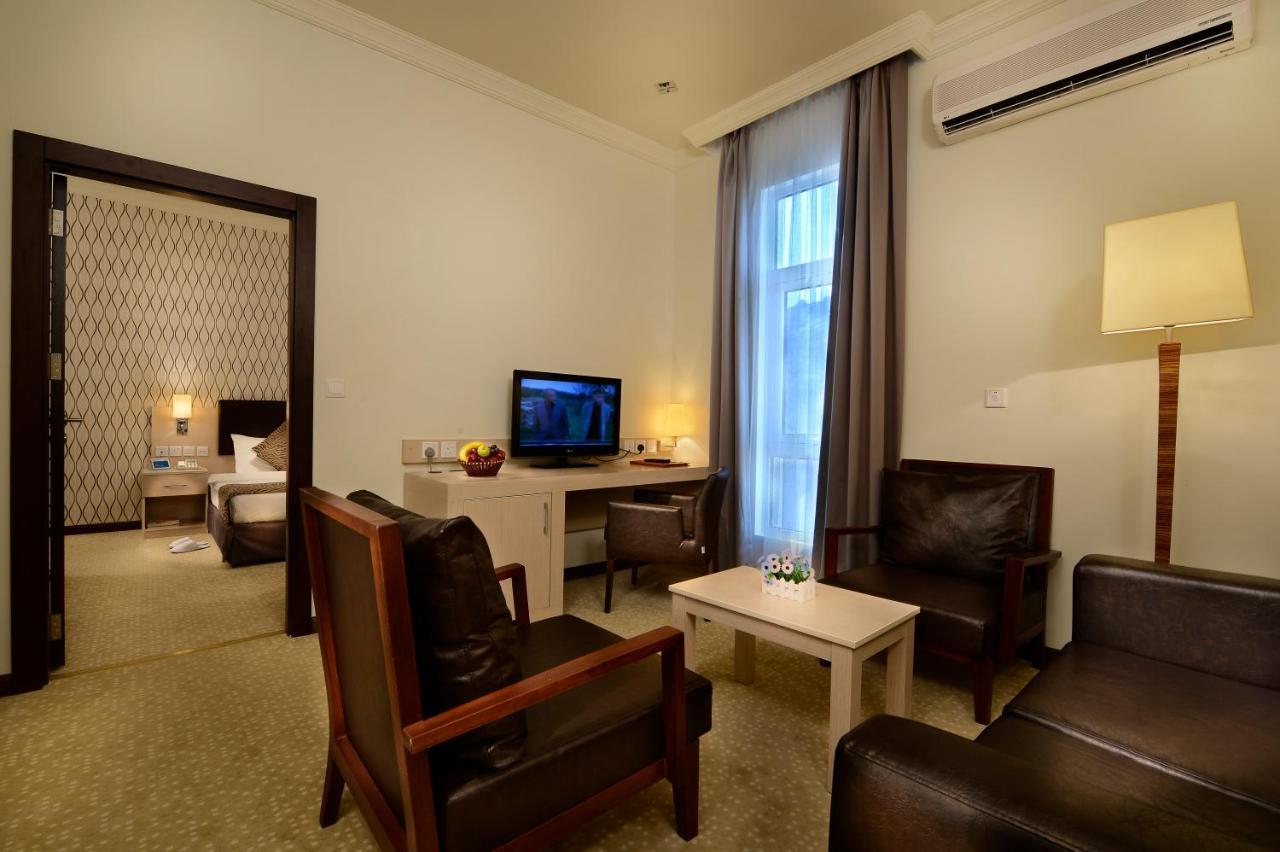 City Hotel Дукм Экстерьер фото